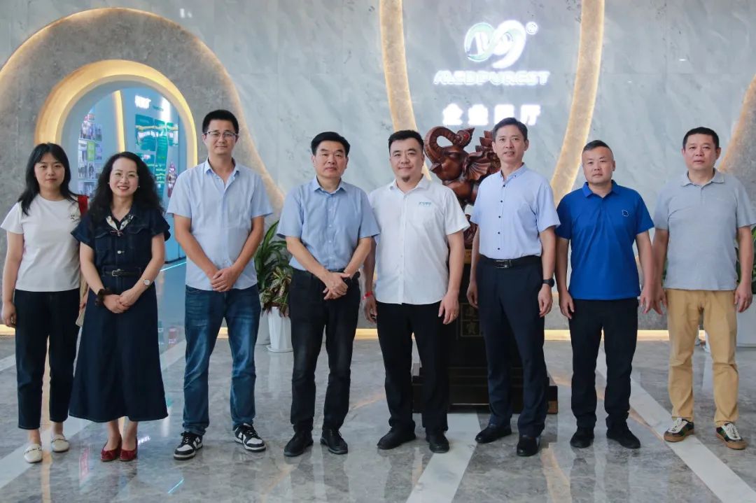 Wang Liang, secretário do Comitê de Trabalho do Partido da Rua Nanqi, distrito de Shushan, cidade de Hefei, e sua delegação visitaram nossa empresa para realizar pesquisas sobre o trabalho de construção do Partido